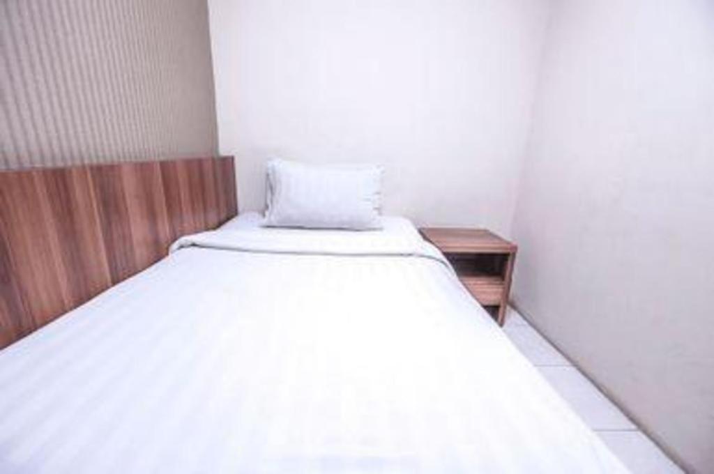 Great Western Hotel & Resort Serpong - Tangerang Exterior foto